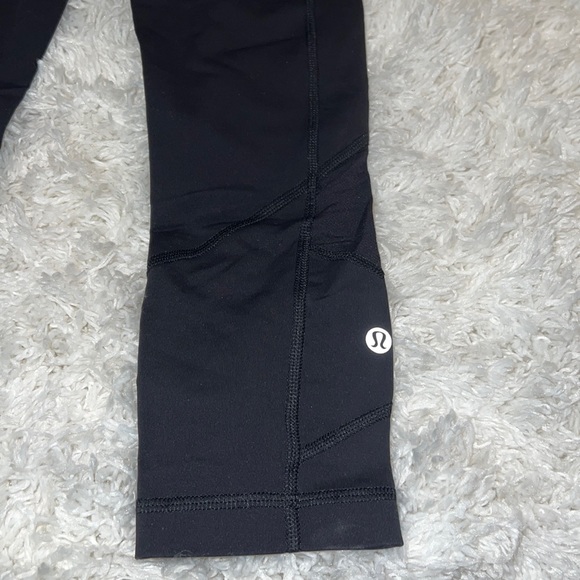 Lululemon Leggings with mesh detail - Picture 4 of 8